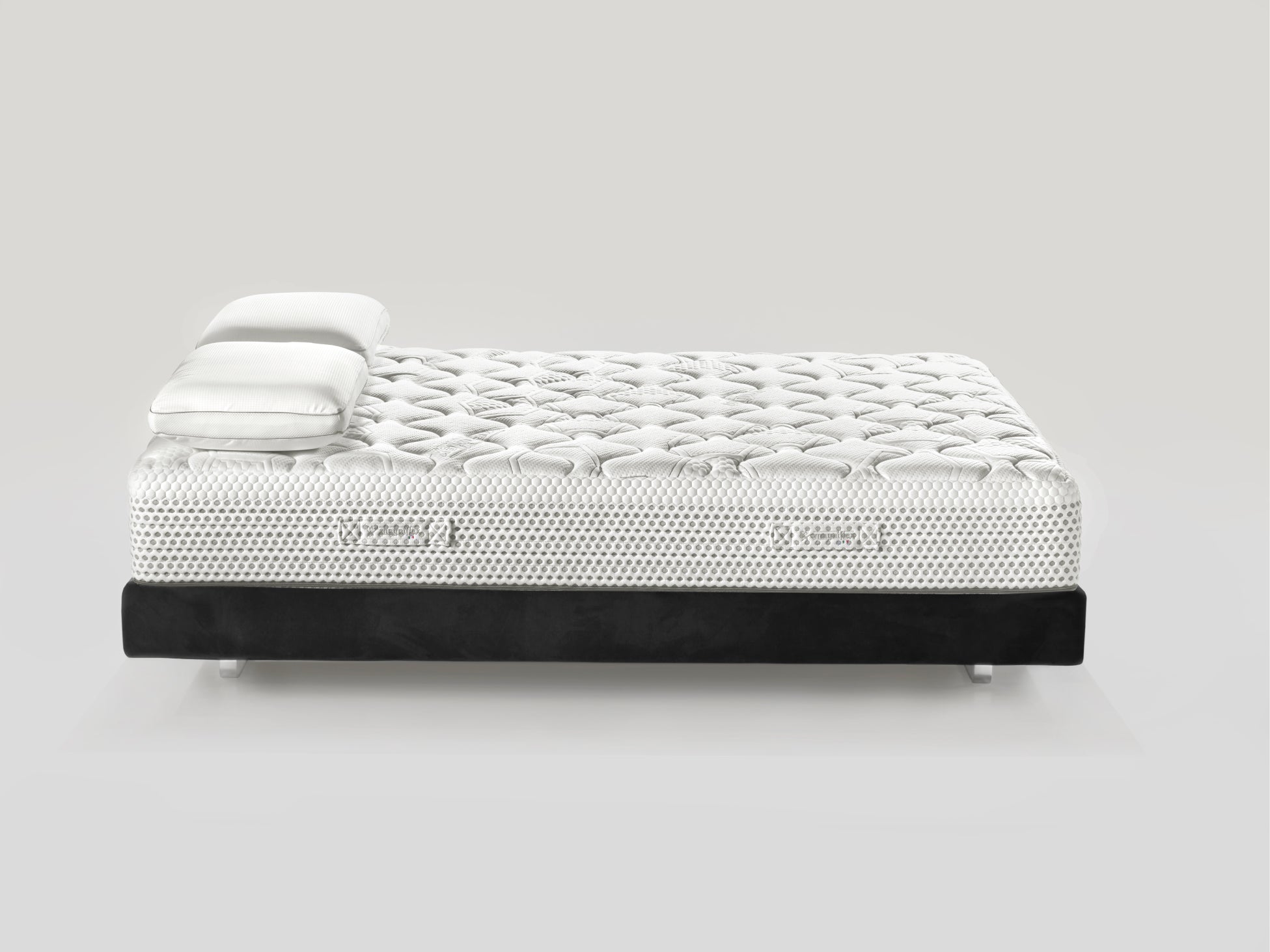 Massaggio Deluxe Mattress by Magniflex